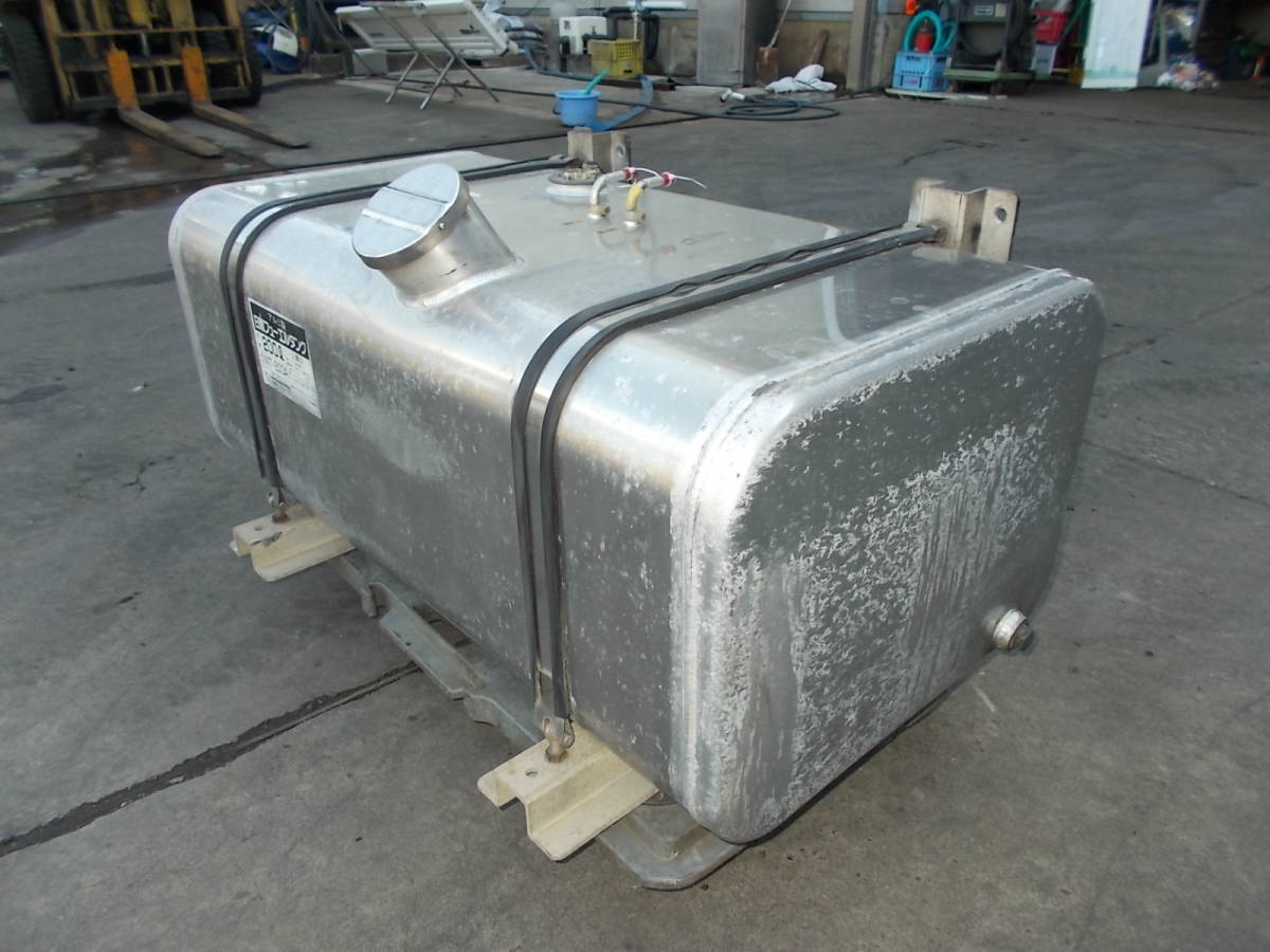 中型車用　アルミ製　日軽フューエルタンク　200L　NT-200A　アルミステー付き Yahoo!オークション アルミ燃料タンク 燃料タンク NT-200B 200L (トラック、ダンプ