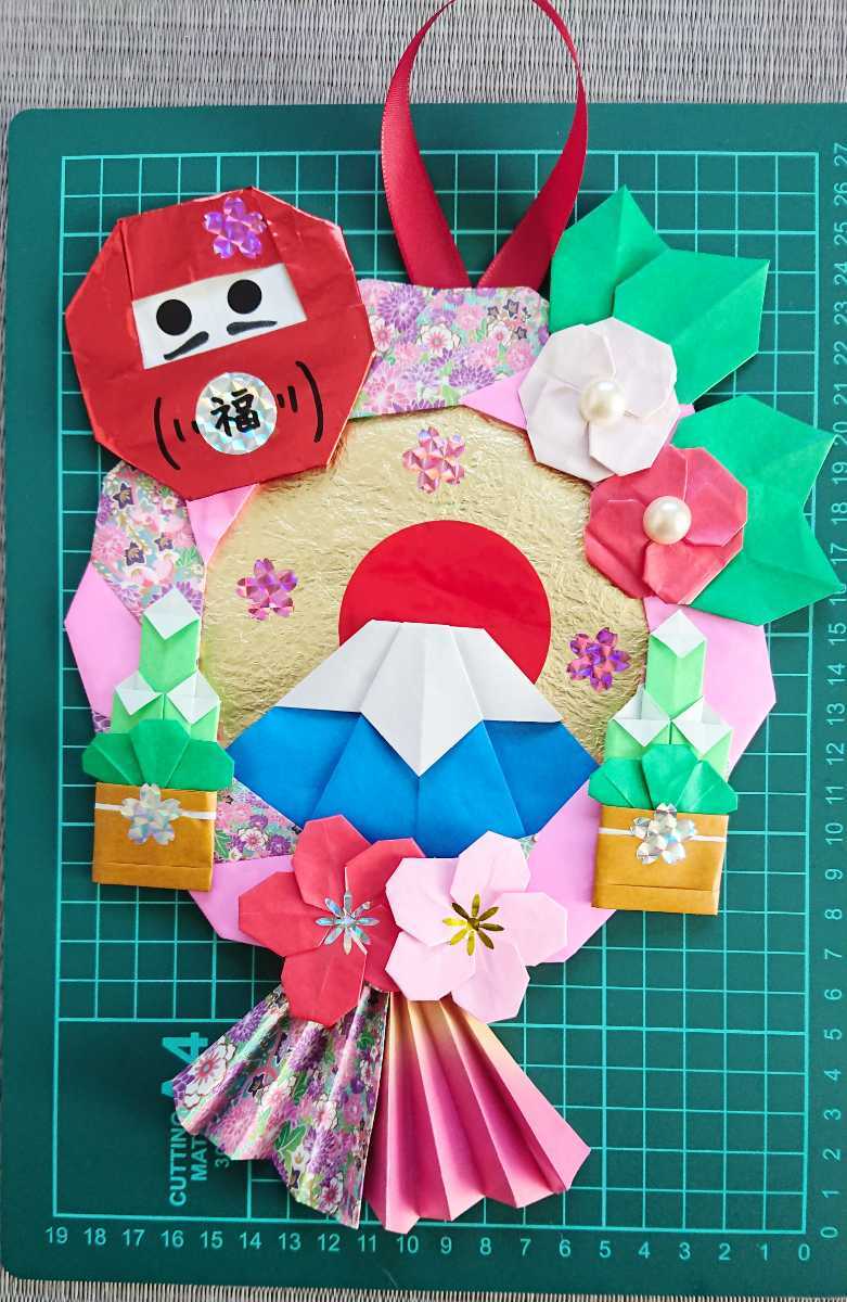 正月 富士山 ダルマ 折り紙 リース 壁面飾り 椿 梅 保育園 幼稚園 施設 老人ホーム 病院 ハンドメイド 折り紙 千代紙 売買されたオークション情報 Yahooの商品情報をアーカイブ公開 オークファン Aucfan Com