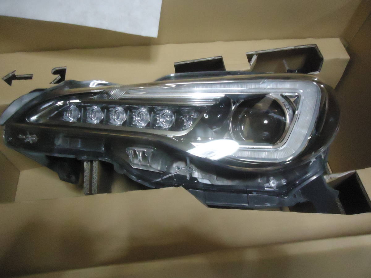 格安　★ ZC6 後期 BRZ 左 LED ヘッドライト　中古ジャンク