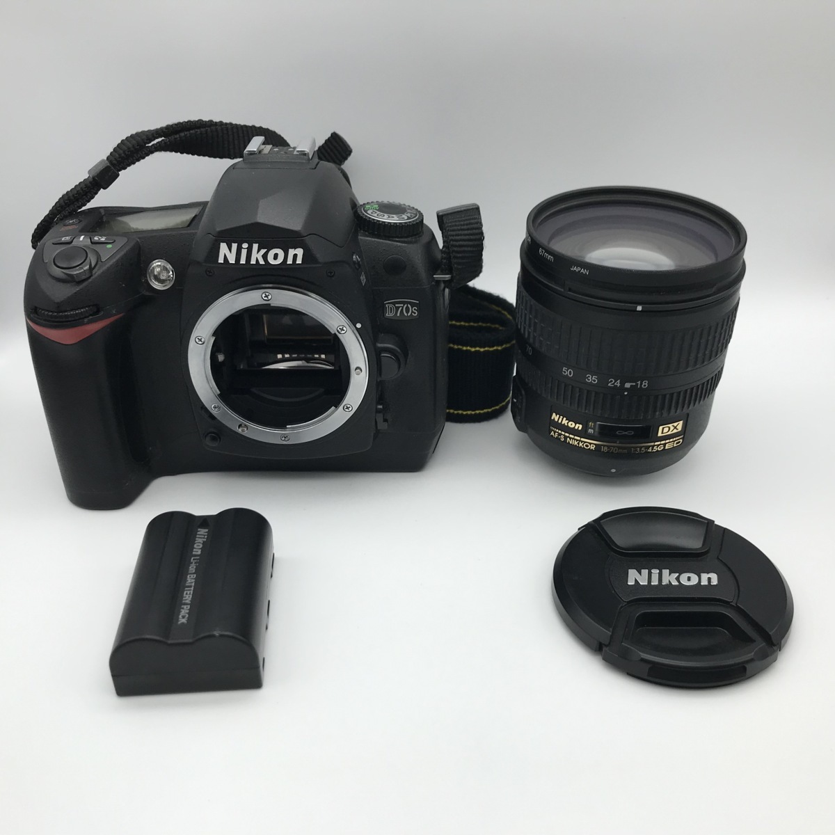 Nikon D70S ニコン デジタル一眼レフカメラ 有効画素数610万画素 +