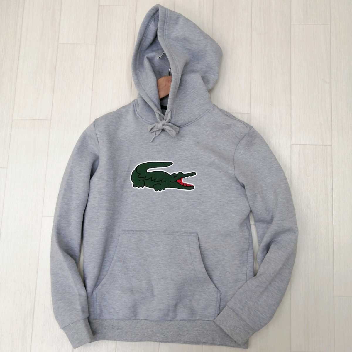 J モデル '目を惹くデザイン' ラコステ LACOSTE ワニ ロゴ刺繍