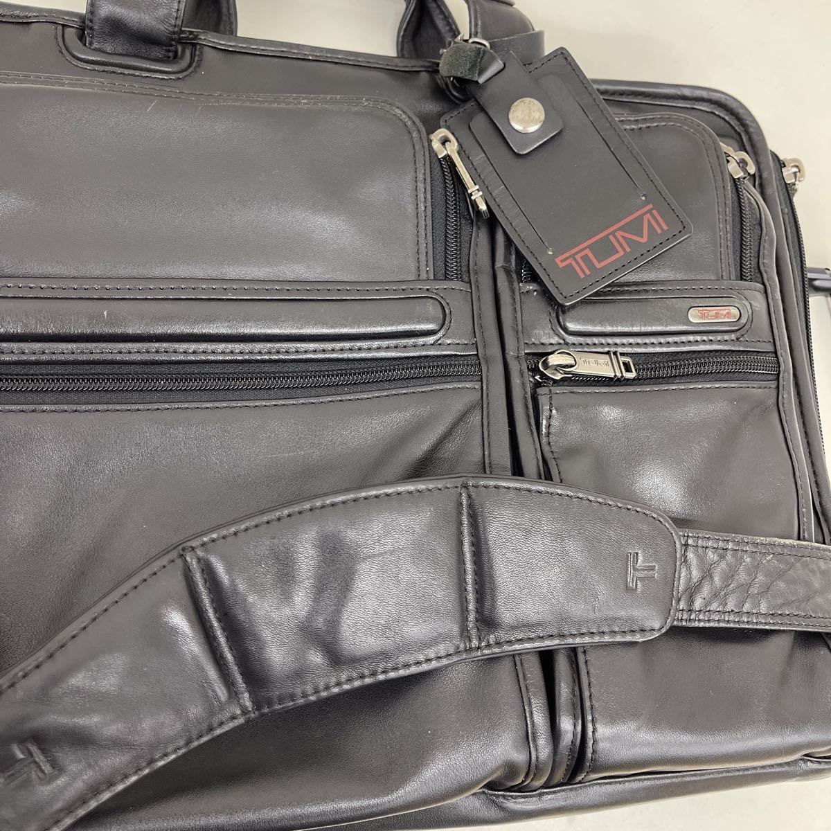 TUMI トゥミ 96114D4 牛革 オールレザー コンパクトラージスクリーン