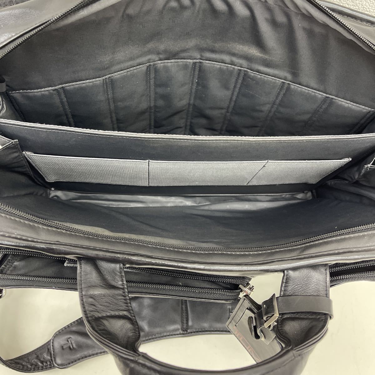 TUMI トゥミ 96114D4 牛革 オールレザー コンパクトラージスクリーン