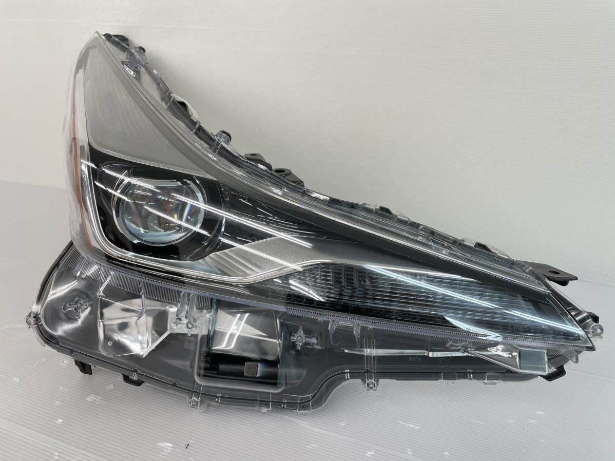 31116 ② プリウス ZVW50 後期 純正 右 ヘッドライト LED KOITO 47-104