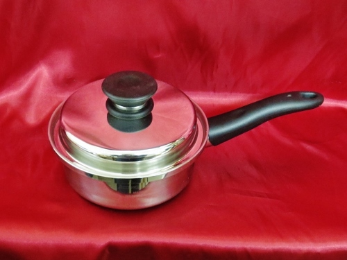 【中古美品】アムウェイ クイーンクック小ソースパン　状態良好 現行品♪アムウェイ クィーンクック 小ソースパン♪鍋 即納 中古