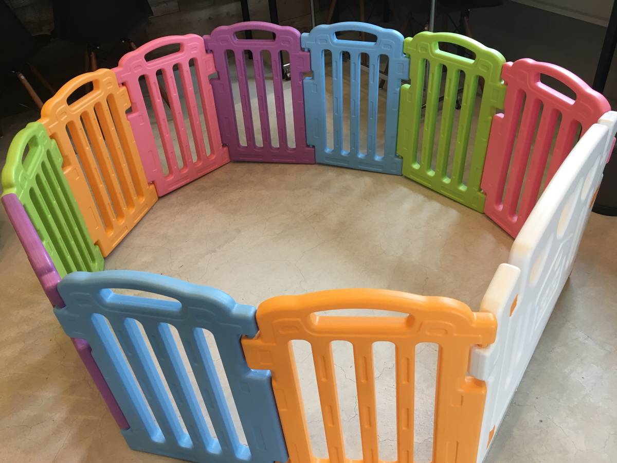 美品 ベビーサークル ベビーアイランド パネル10枚 ドアセット ベビー 