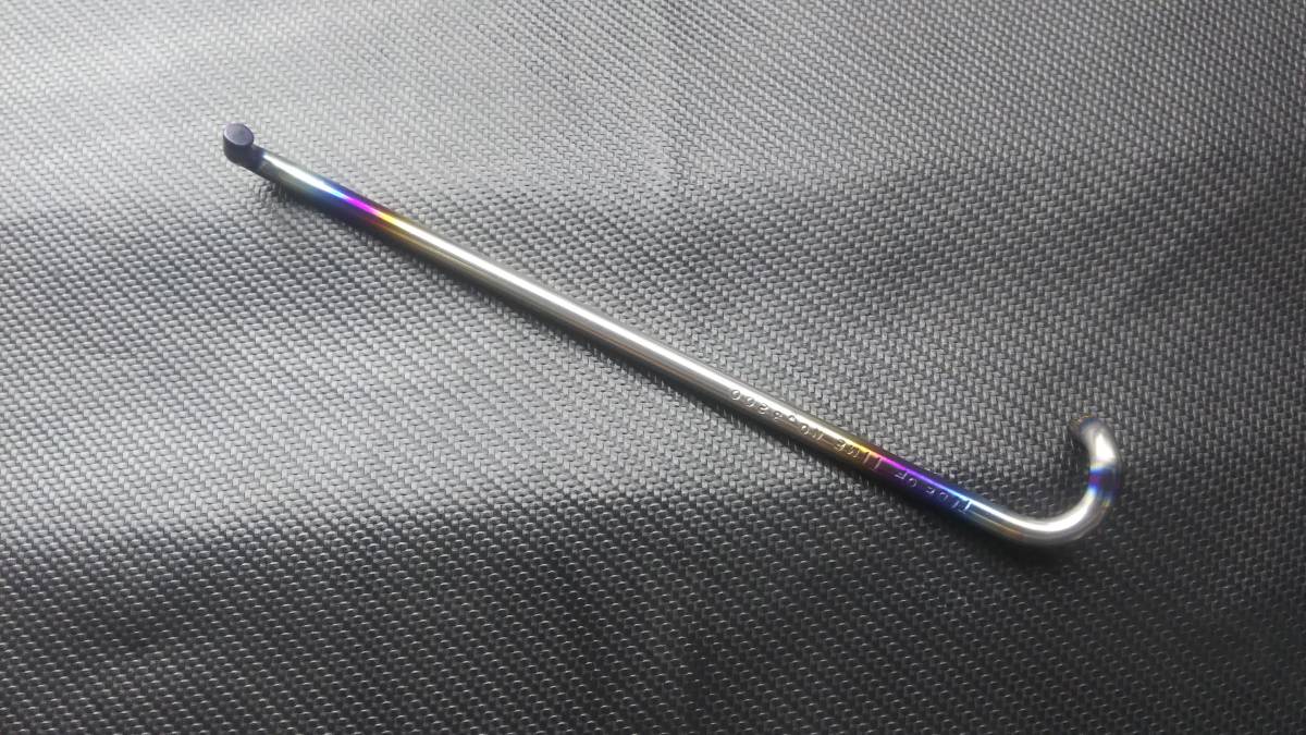 新品 200 ハイエース ボンネットバー チタン 焼色 ハイエース 200系 チタン ボンネットバー