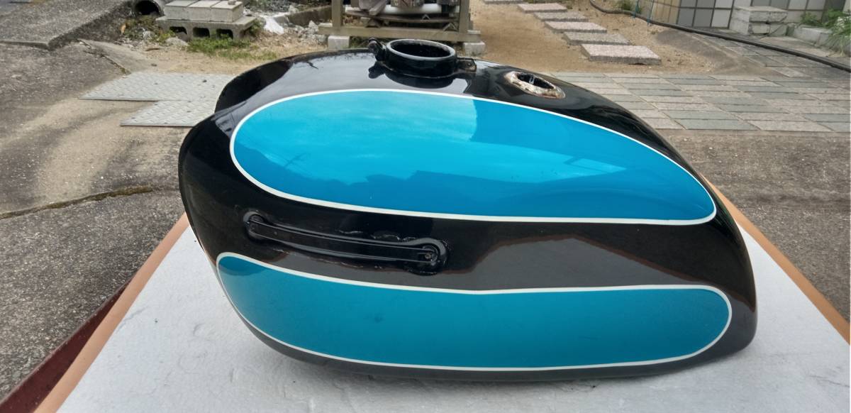 カワサキ　W1SA燃料タンク青　W1S　W3