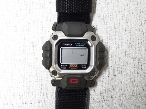 G-SHOCK DW-6400 初代ガンダムモデル レア】Gショック 初代ガンダム