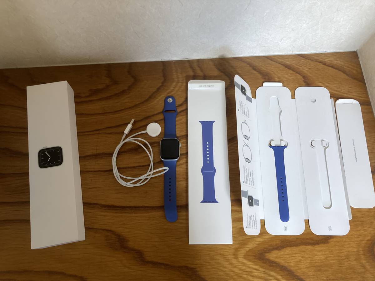 【動作品】Apple watch Series 5 44mm Silver Aluminium GPSモデル MWT32J/A アップルウォッチ シルバー アルミニウム【付属品欠品あり】