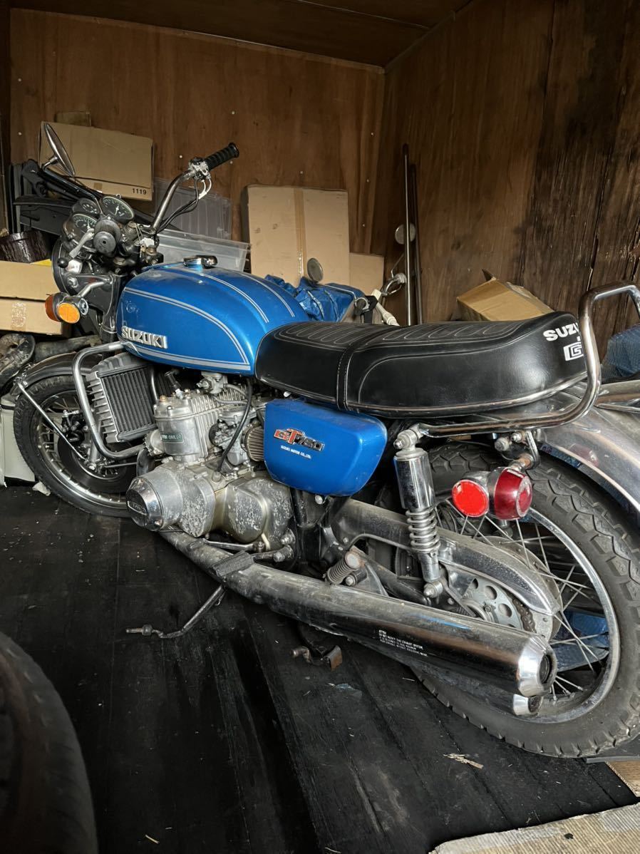 スズキGT750 レストアベース 細かな新品パーツや特典あります 仕上げてください 書類有り 国内未登録 新規登録