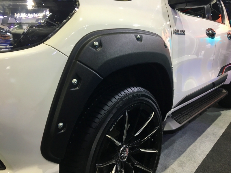 最終値下❗】オーバーフェンダー HILUX GUN125 TRDオーバーフェンダー 