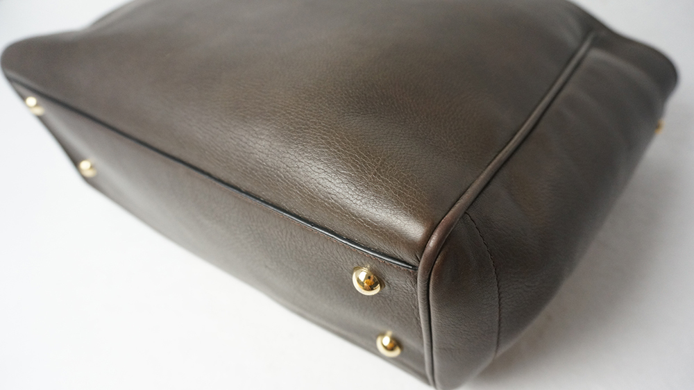 定価25万 LOEWE ロエベ ヘリテージ ロゴ型押し カーフレザー 牛革 本革 