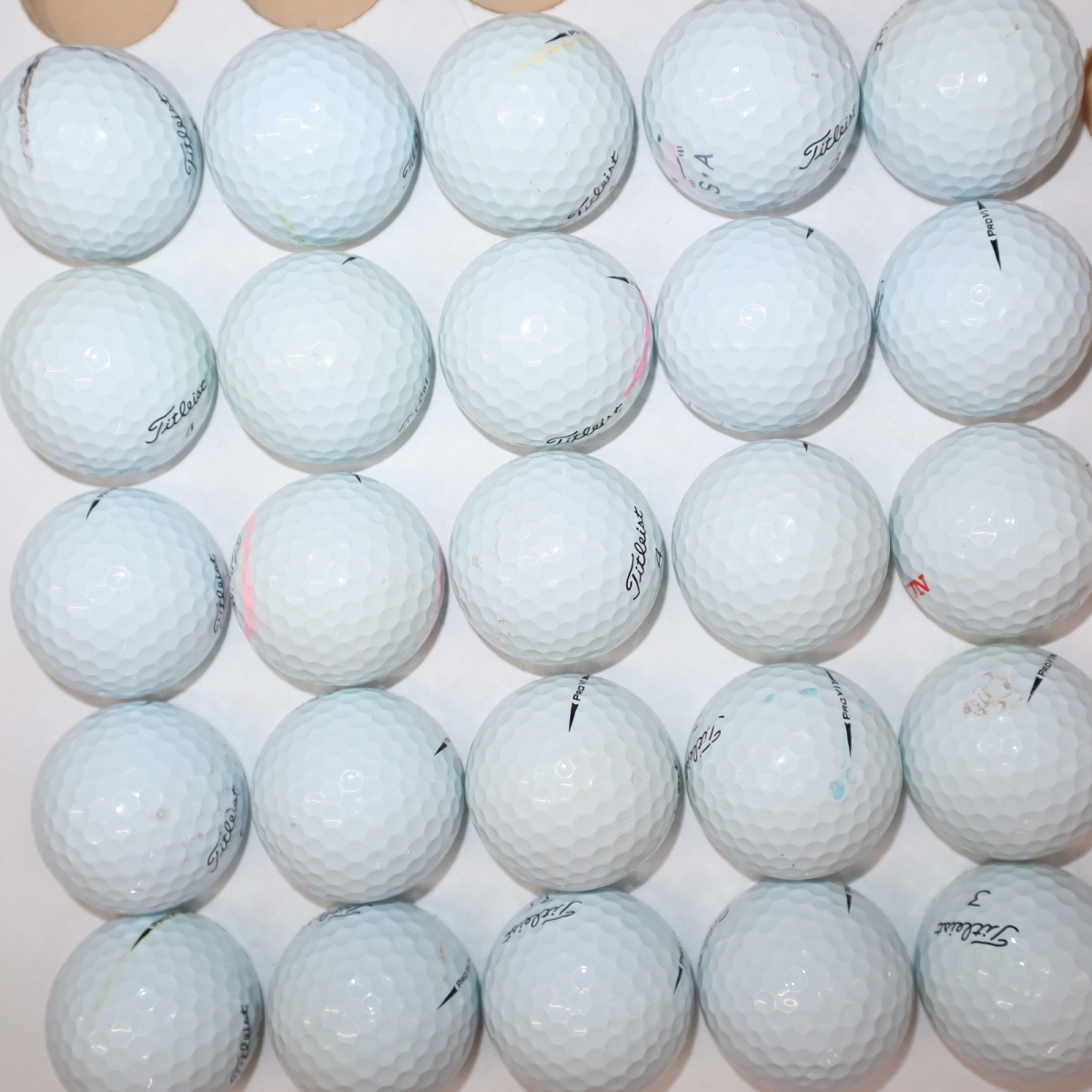 V1 Pro タイトリスト Titleist Golf 0 | ゴルフボール Bランク prov1 プロ 2018の通販 v1 PRO 2017~18年モデル プロV1誕生から25周年。ボールスピードとコントロール性能に磨き