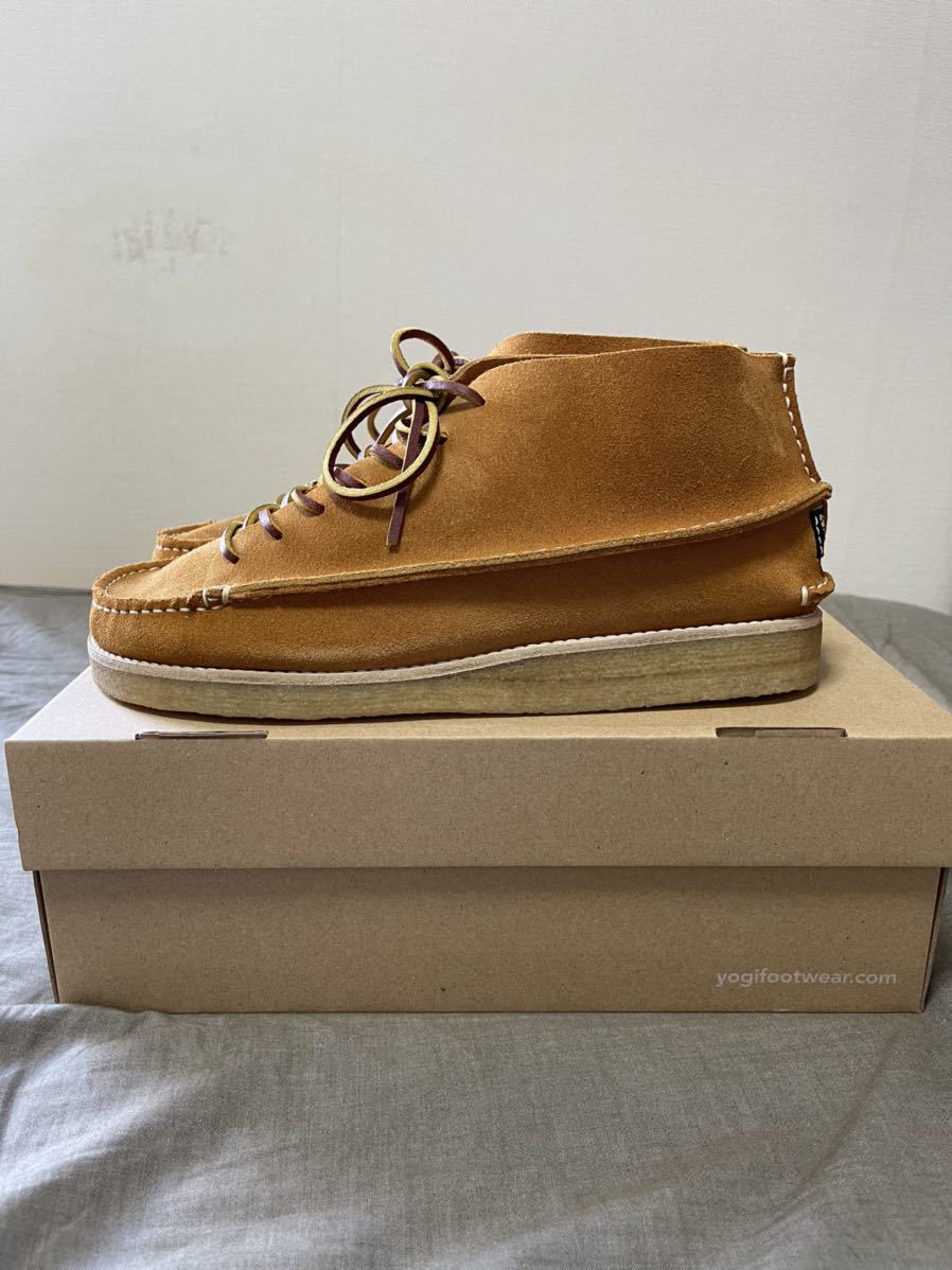 【新品】Yogi Footwear × HYKERDELIC◆DEREK SUEDE CHUKKA BOOT - TURMERIC/サイズ UK9/EU43/US10/28.0cm nigel cabourn clarks Yogi Hikerdelic Chukka YOGI | Garmentory