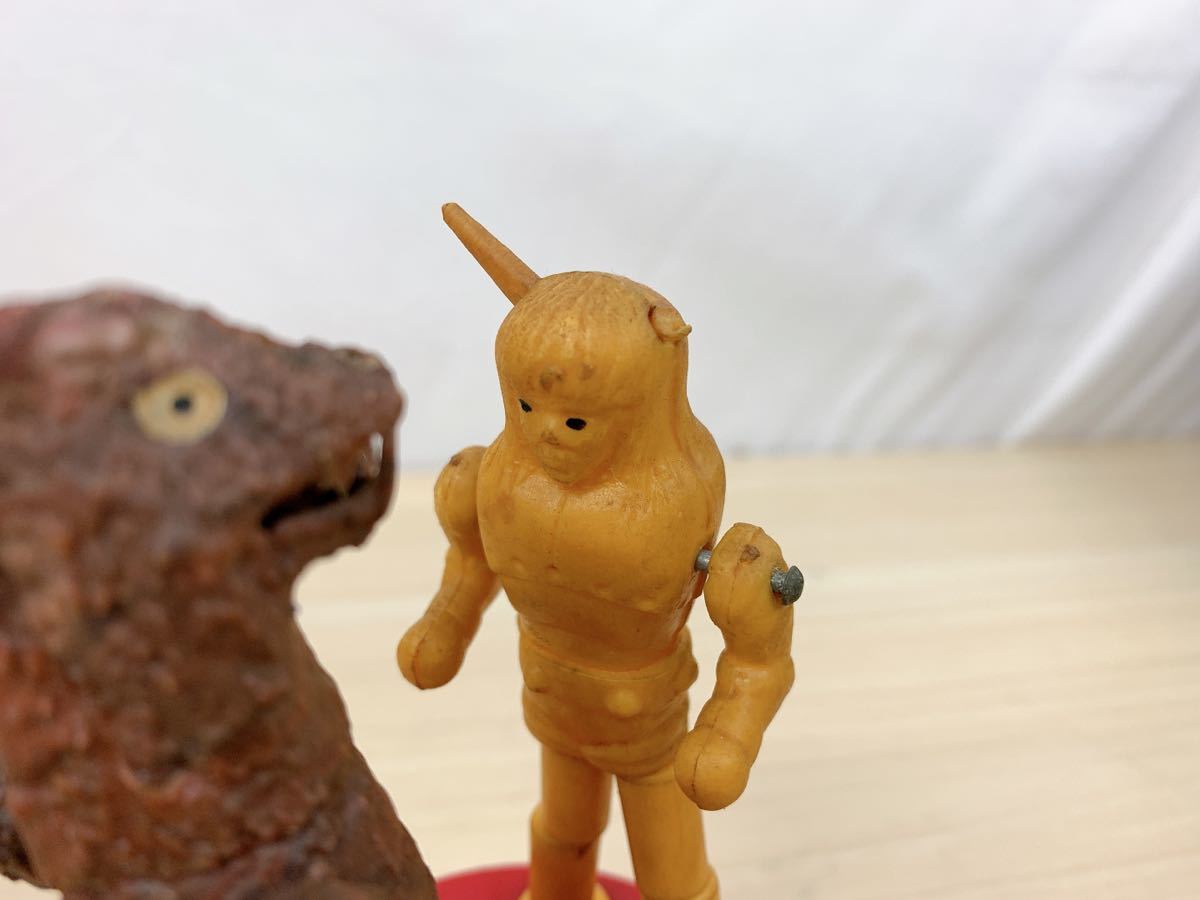 ロッテフーセンガム マグマ大使VSアロン パンチングマシン パンチ 