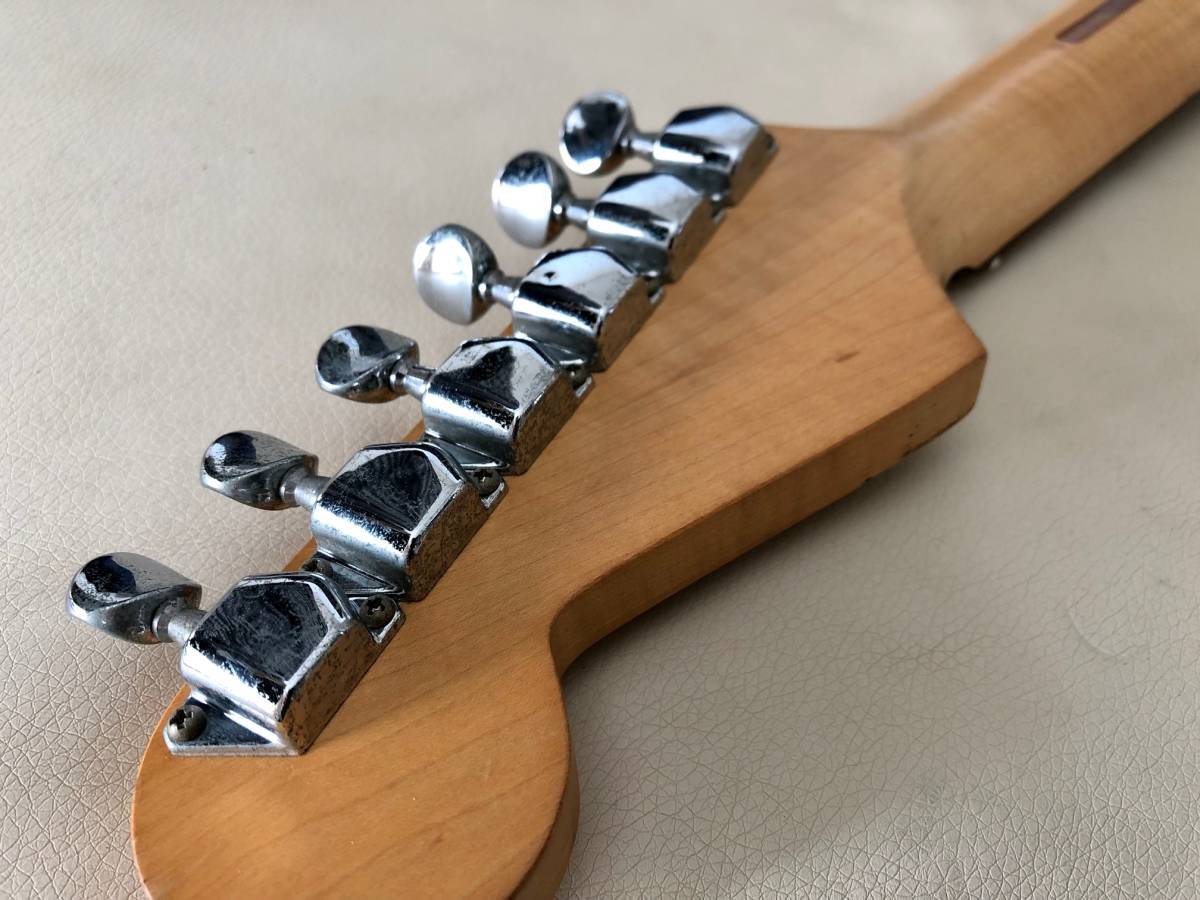 squier trapezoid tuners