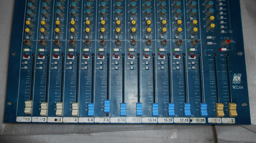 ALLEN & HEATH WZ20S （ Mix Wizard / 20ch / 動作品です