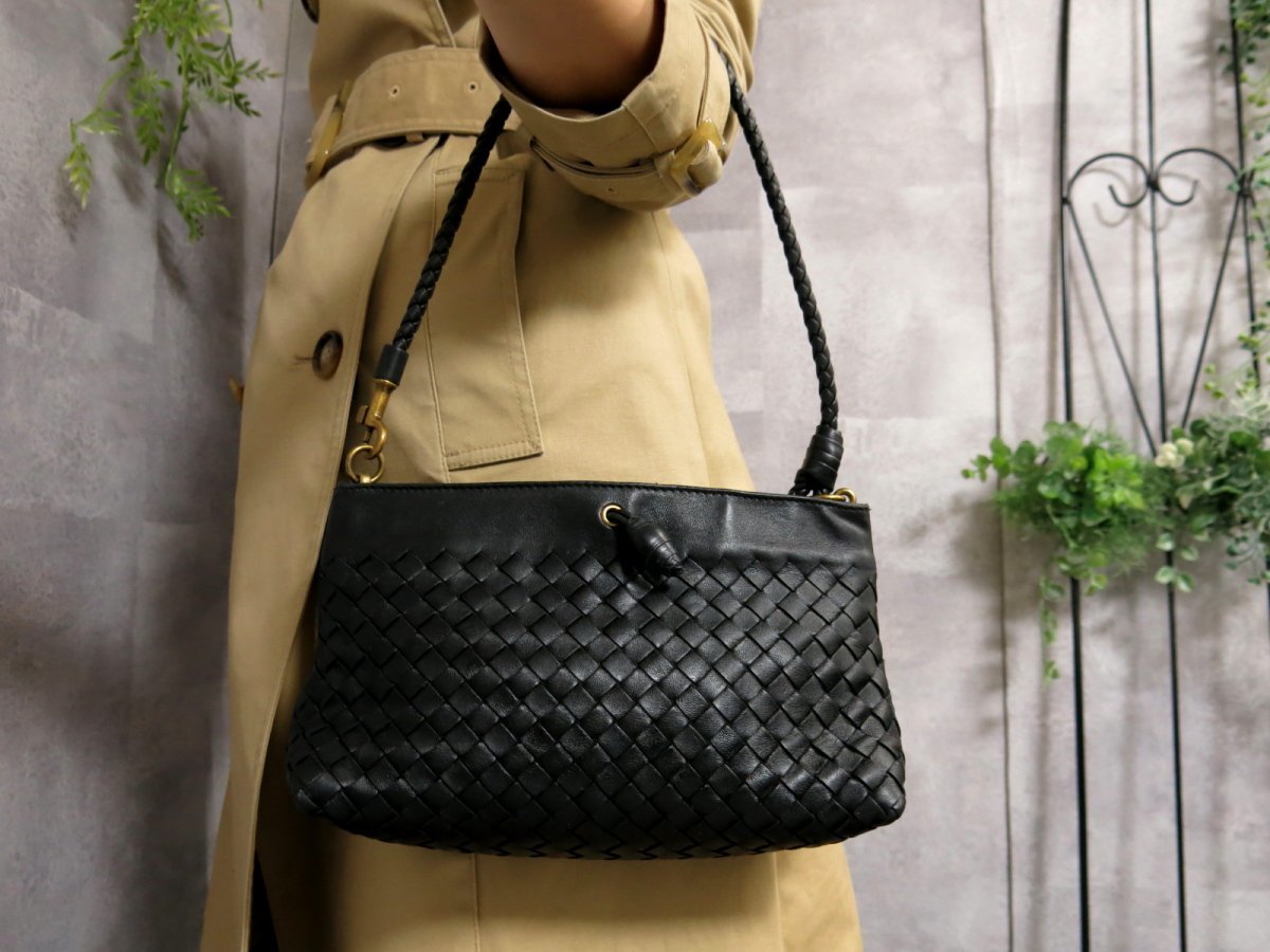 SALE，人気SALE 超 同様 BOTTEGA VENETA ボッテガ ヴェネタ イントレチャート ラム レザー 本革 ミニ ハンド バッグ 黒 肩掛け Js23220(かばん、バッグ)｜売買されたオークション情報、yahooの商品情報をアーカイブ 女性用