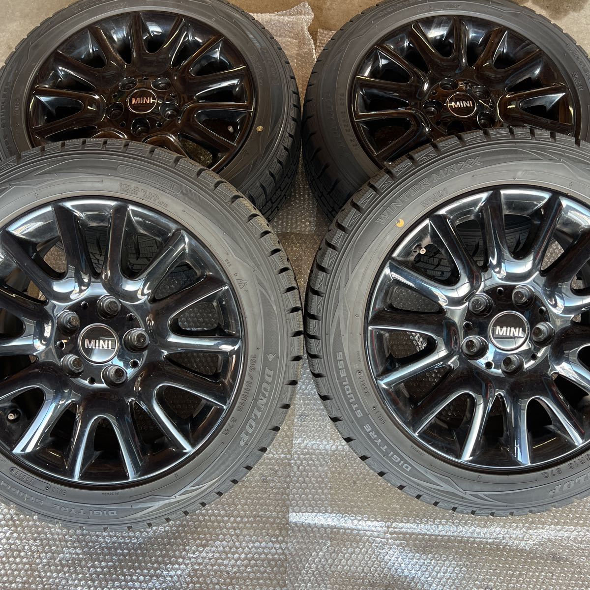 MINI クーパーS アルミホイール スタッドレス WINTER MAXX 195/55/R16 F55 F56 バリ溝