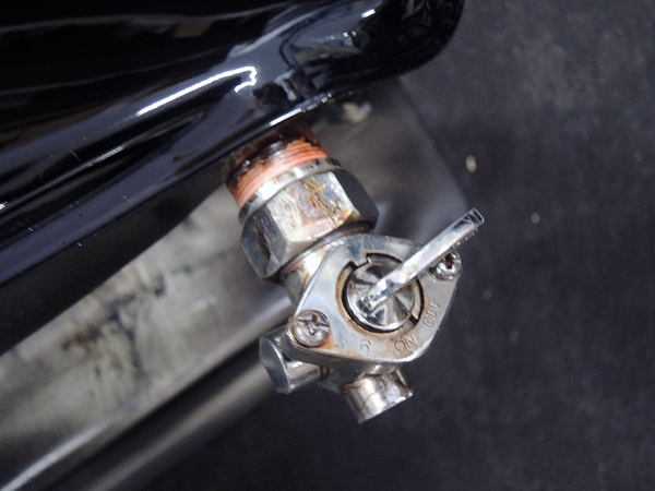 カワサキ ガソリンタンク 純正タンク KZ900 公式通販 カワサキKZ1000 燃料タンク 当時物 kz1000 KZ1000 中古 Z1 KZ系? 0 Z750D1 MkIIに適合する｜ガソリンタンクの商品一覧｜バイクパーツ・用品
