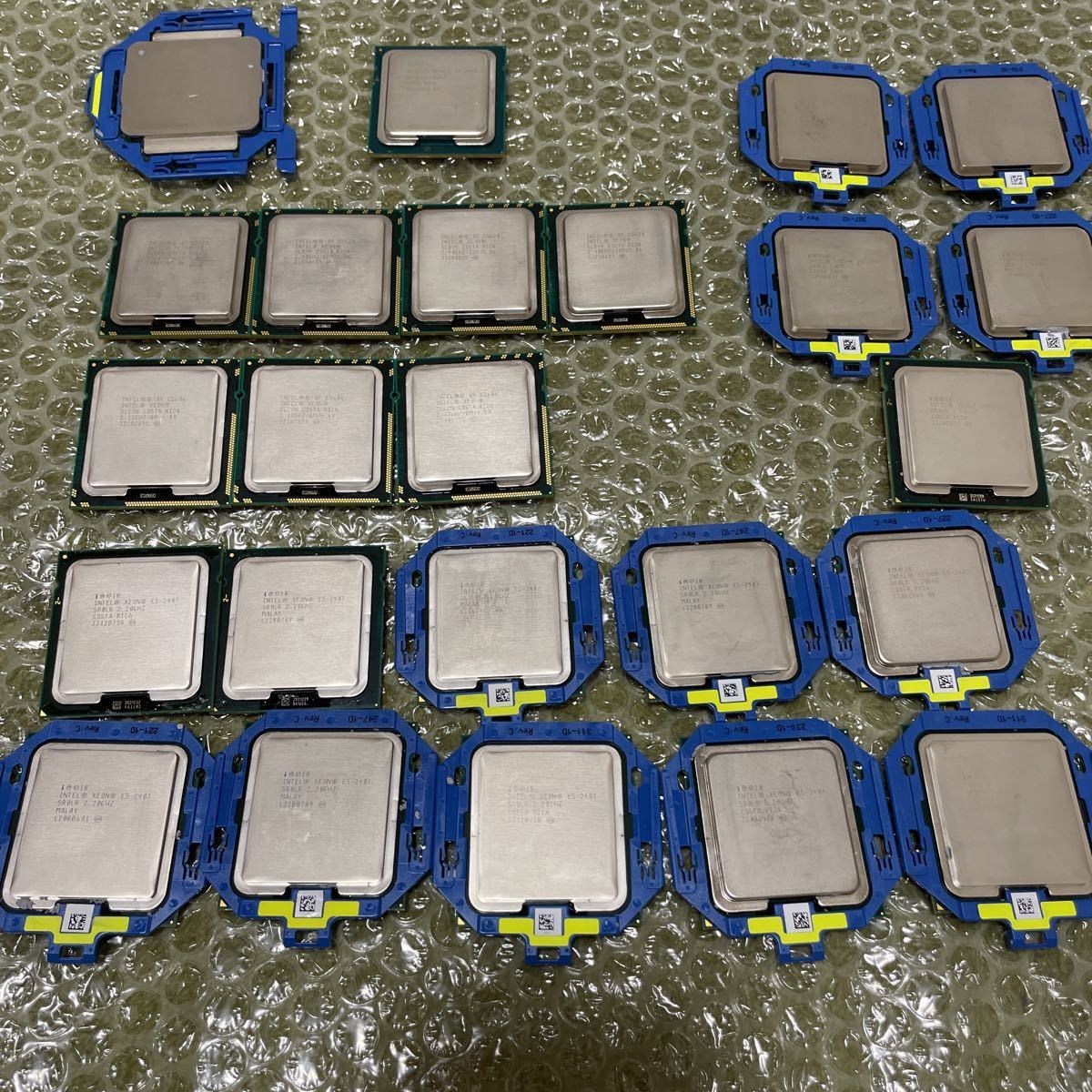 Intel Core i5 Xeon CPU まとめ売り Intel Xeon CPU 24個