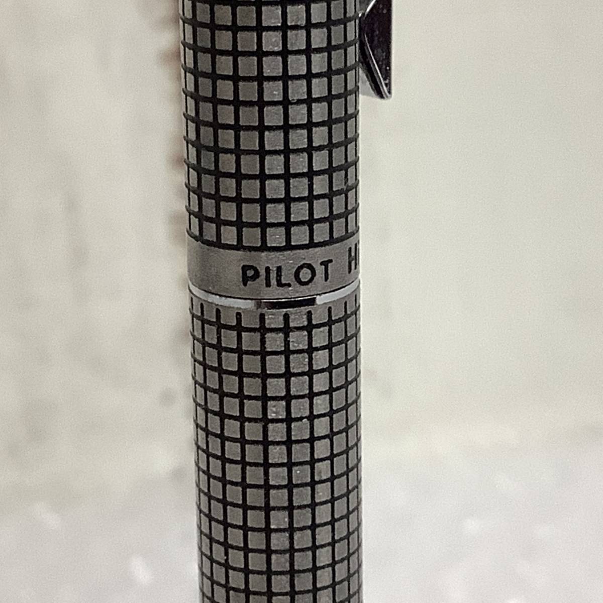 PILOT ハイテックポイント、万年筆