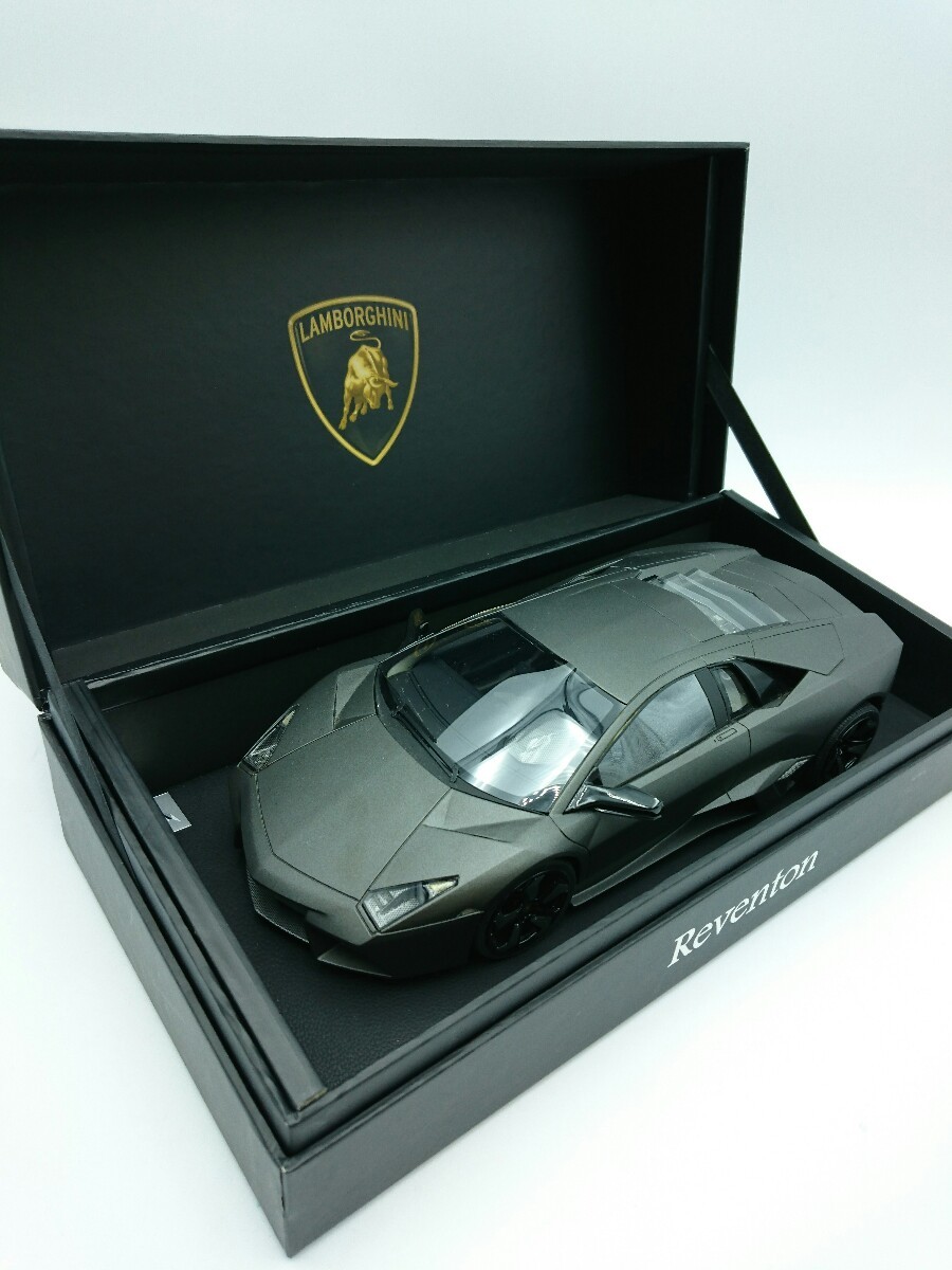 Lamborghini Reventon 1⁄64 diecast YELLOW comparison KYOSHO