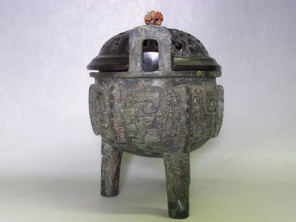 中国古玩 唐物 古銅 饕餮紋 双耳 香爐 香炉 唐木蓋 唐木台 高さ約14.8
