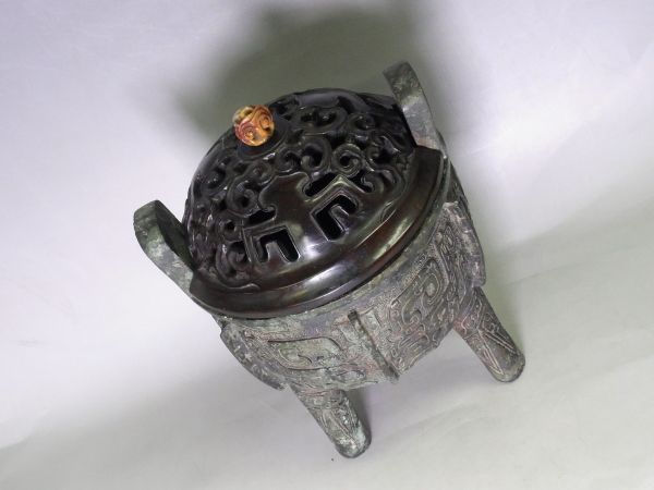 中国古玩 唐物 古銅 饕餮紋 双耳 香爐 香炉 唐木蓋 唐木台 高さ約14.8
