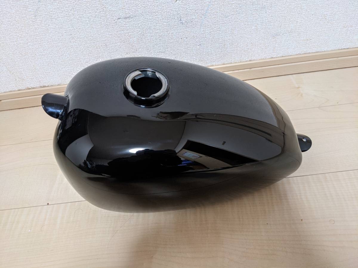 新品、未使用 ピーナッツタンク ハイトンネル 汎用 ハーレー 