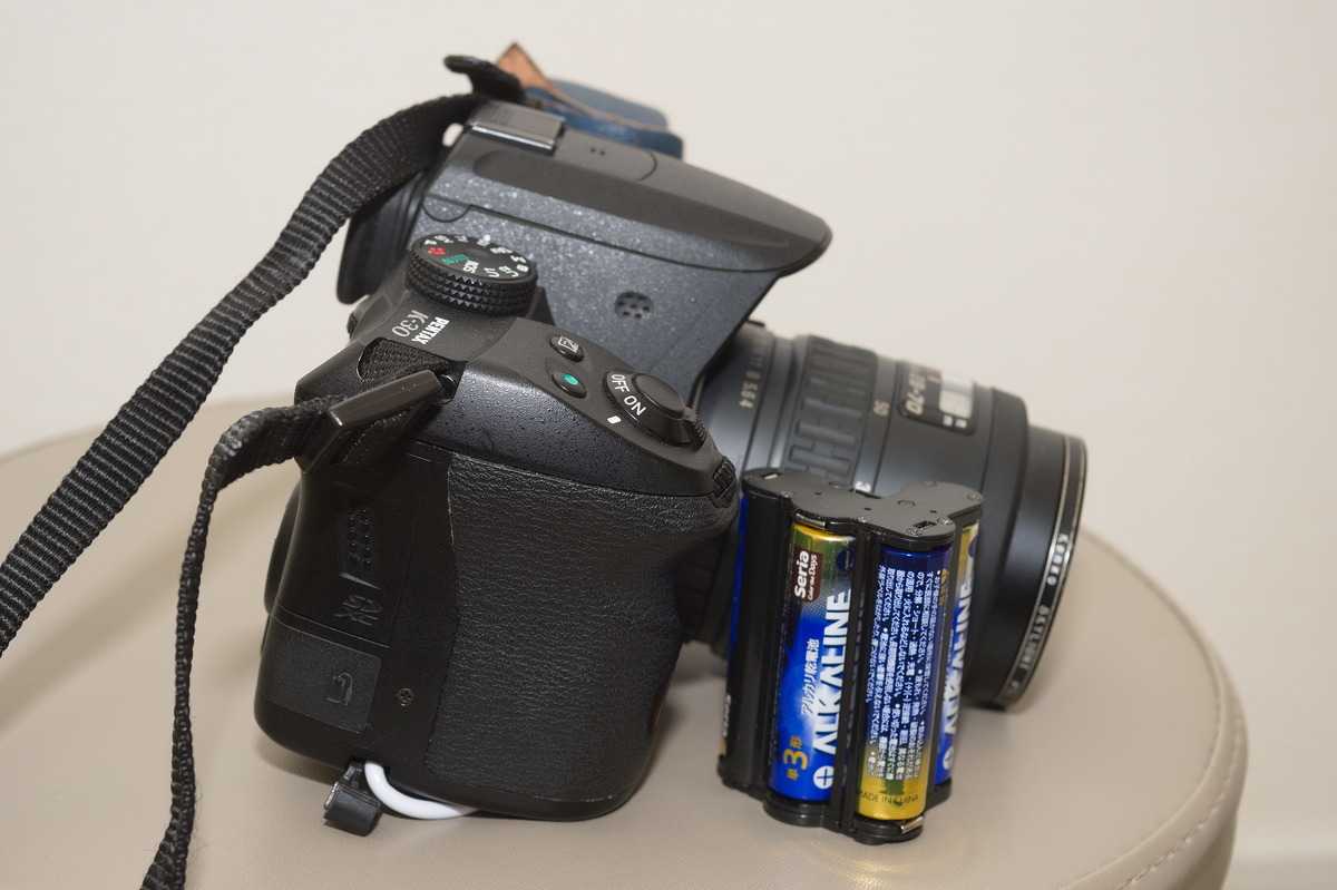 PENTAX K-30 + PENTAX 28-70 F4 自作バッテリーアダプター及び簡易充電器・社外品バッテリーホルダー Pentax K-30 - Month, July UK