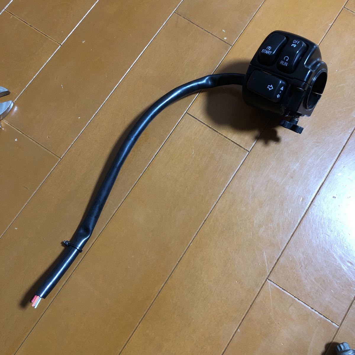 ハーレーダビッドソン 純正 ハンドルスイッチ スイッチボックス 右 