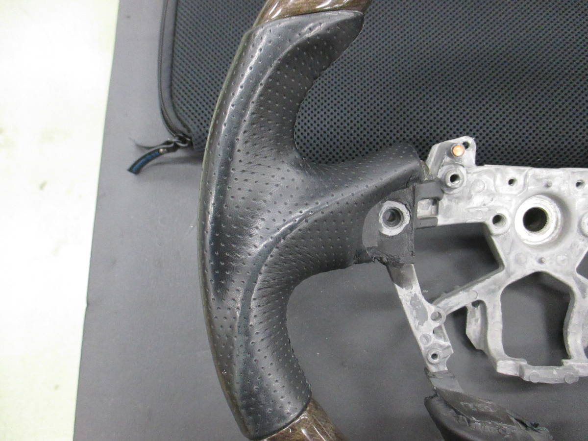 エルグランド KENSTYLE E52 OFFICIAL BLOG ボンネットスポイラー E52　エルグランドで使用　　ケンスタイル（KENSTYLE）NA01　グラデーションシルバーローズウッド/レザーコンビ