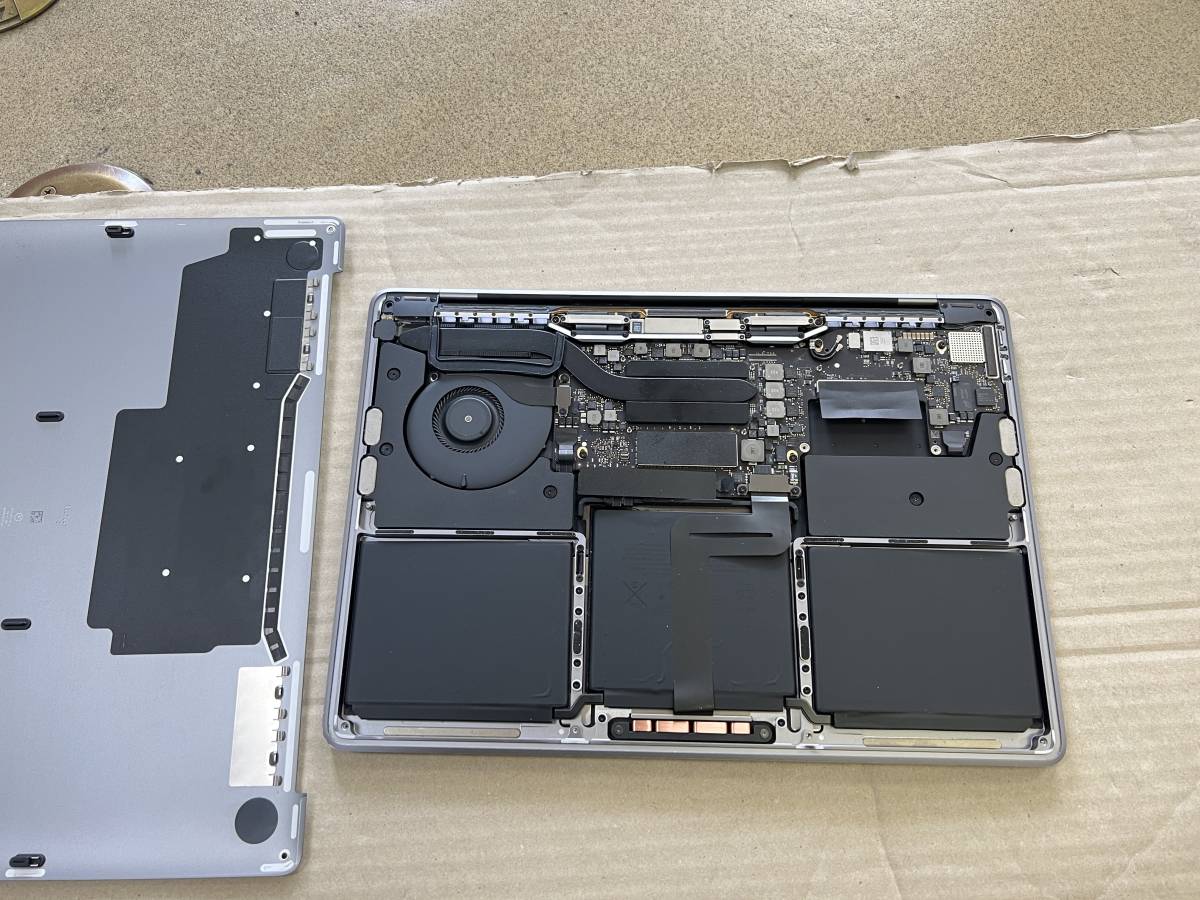 ジャンク Retina MacBook Pro 2016 A1708 CORE i5 13インチ 003【返品