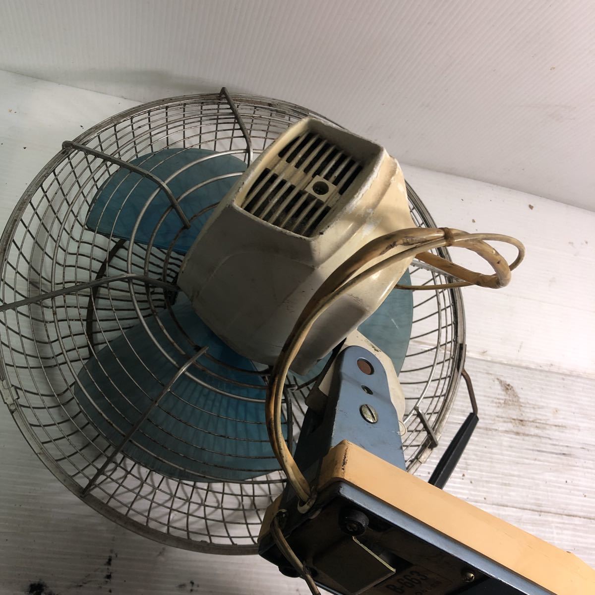 ◇【HITACHI 】昭和レトロ 扇風機 壁掛け B-663(扇風機)｜売買された