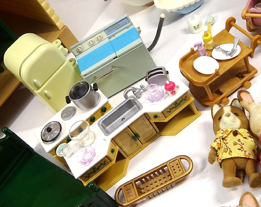 緑屋sc■ シルバニアファミリー　人形　家　小物　家具　家電　まとめてセット　K3/1-171/15-3#140 シルバニアファミリー 家具 緑の丘 シルバニアファミリー初期緑の家具セット お家・のりもの #昭和レトロ
