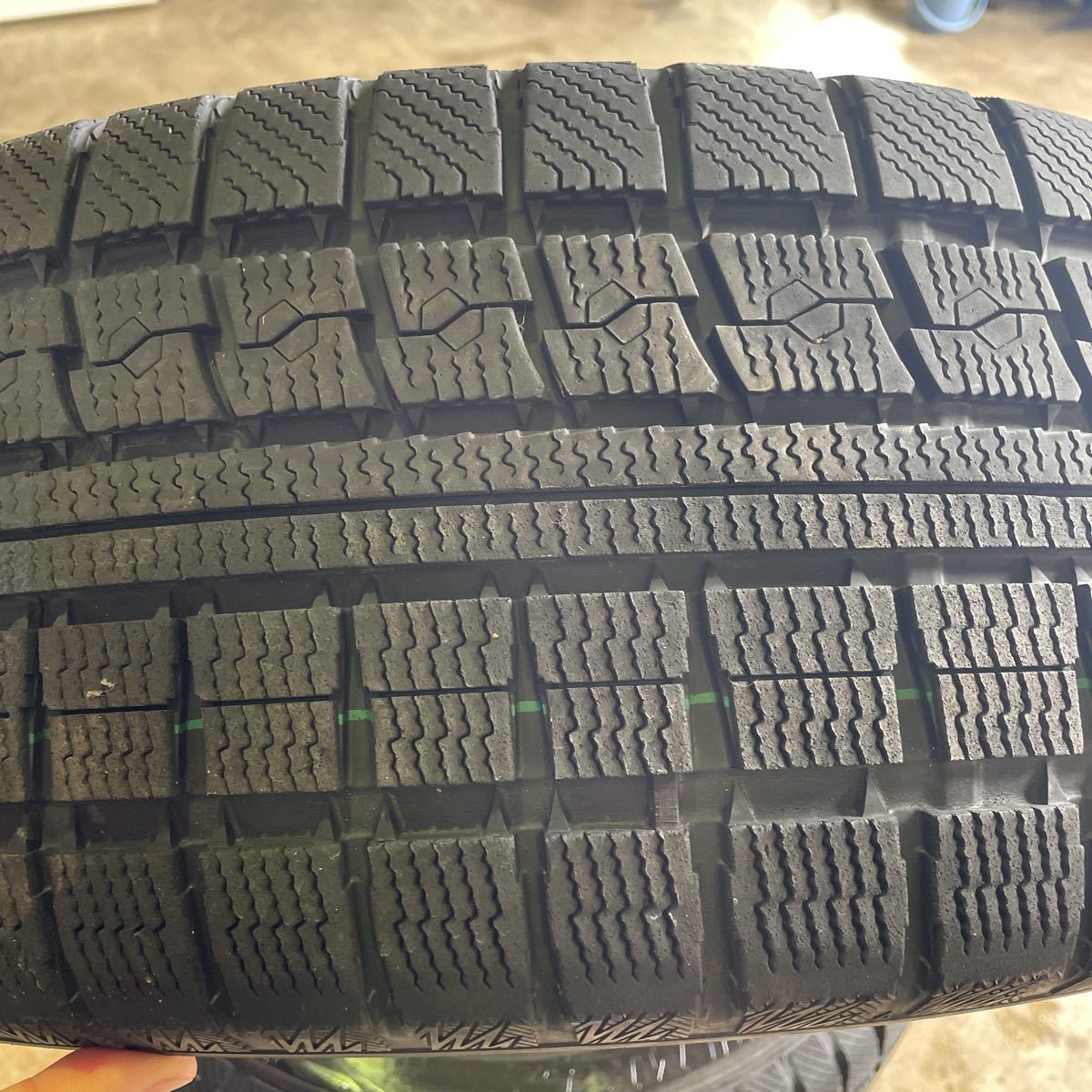 アルファード ヴェルファイア スタッドレス 235/50R18 4本 トーヨー 