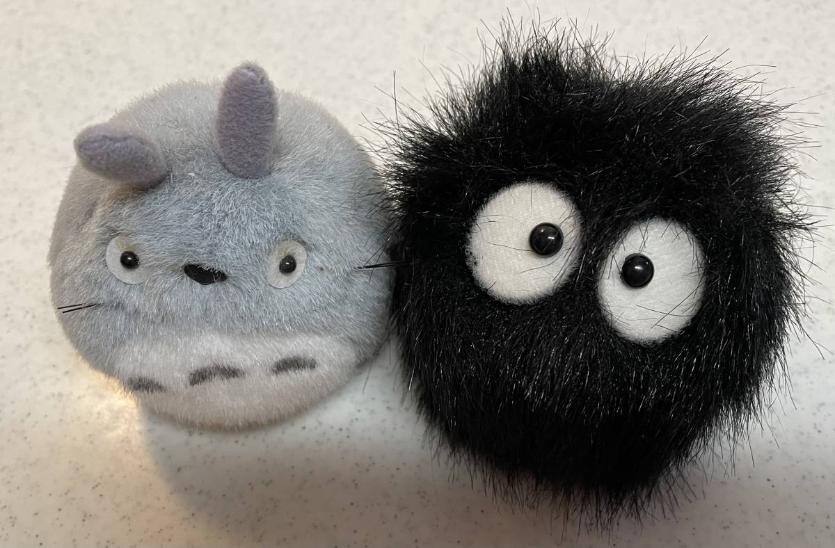 となりのトトロ まっくろくろすけ ぬいぐるみ となりのトトロ 売買されたオークション情報 Yahooの商品情報をアーカイブ公開 オークファン Aucfan Com