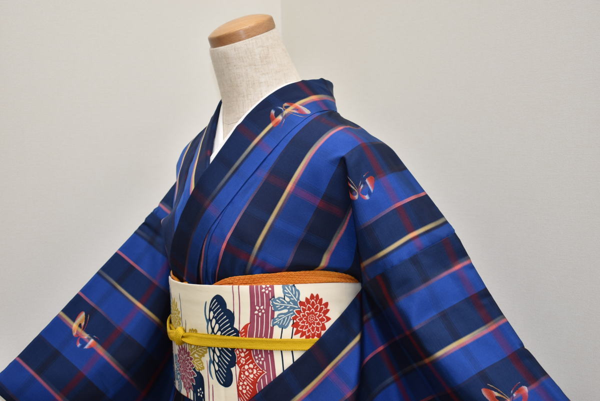 【得価，正規品】 ちどりや 正絹 西陣織 袷 広衿 身丈163cm/裄66cm L寸 縞格子 蝶々 虹彩風暈し 青紺 G230(その他)｜売買されたオークション情報、yahooの商品情報をアーカイブ公開 - オークファン その他