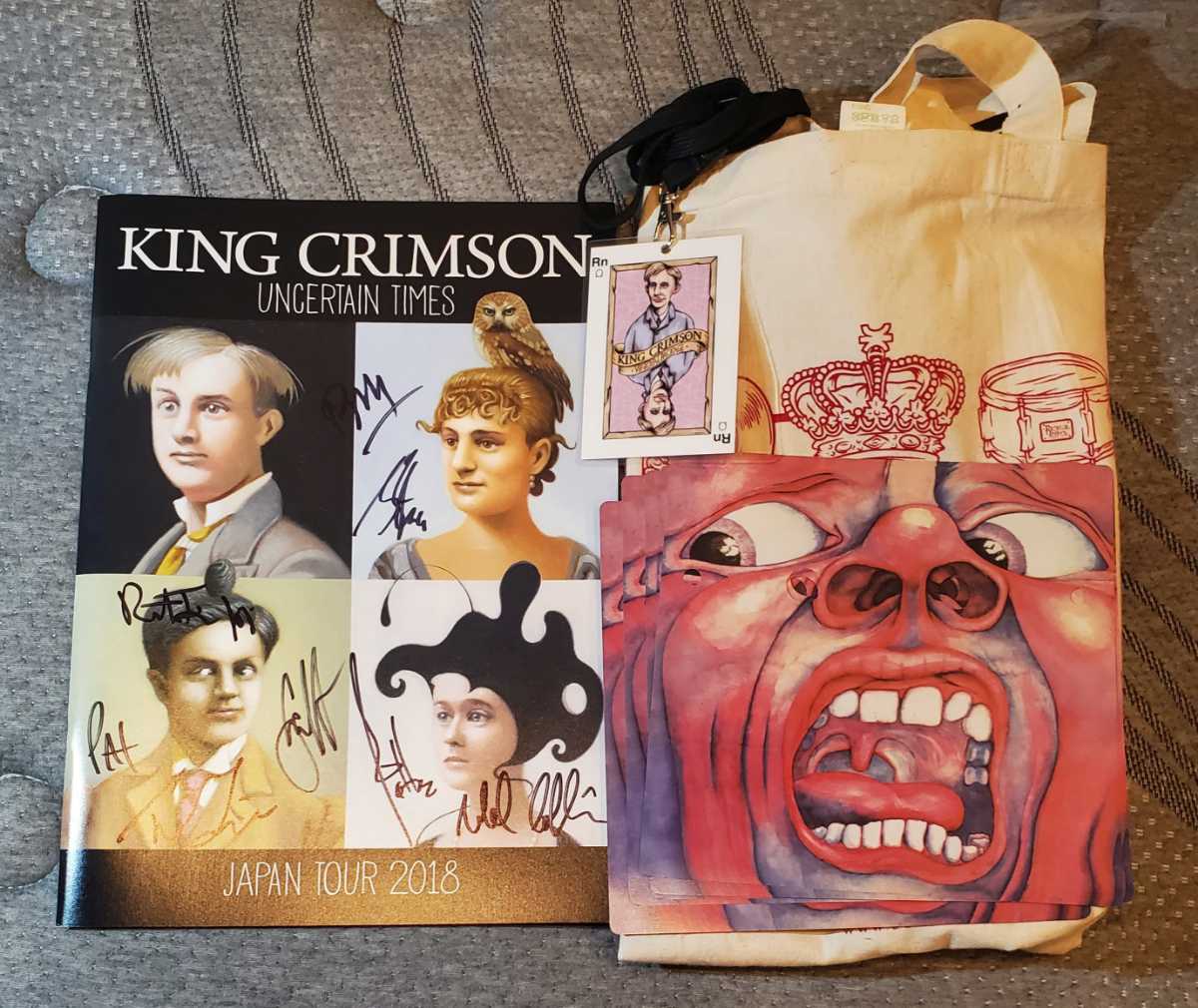 King Crimson サイン入りパンフレット 2021 CRIMSON KING 公式通販 キング・クリムゾン サイン」音楽の落札相場