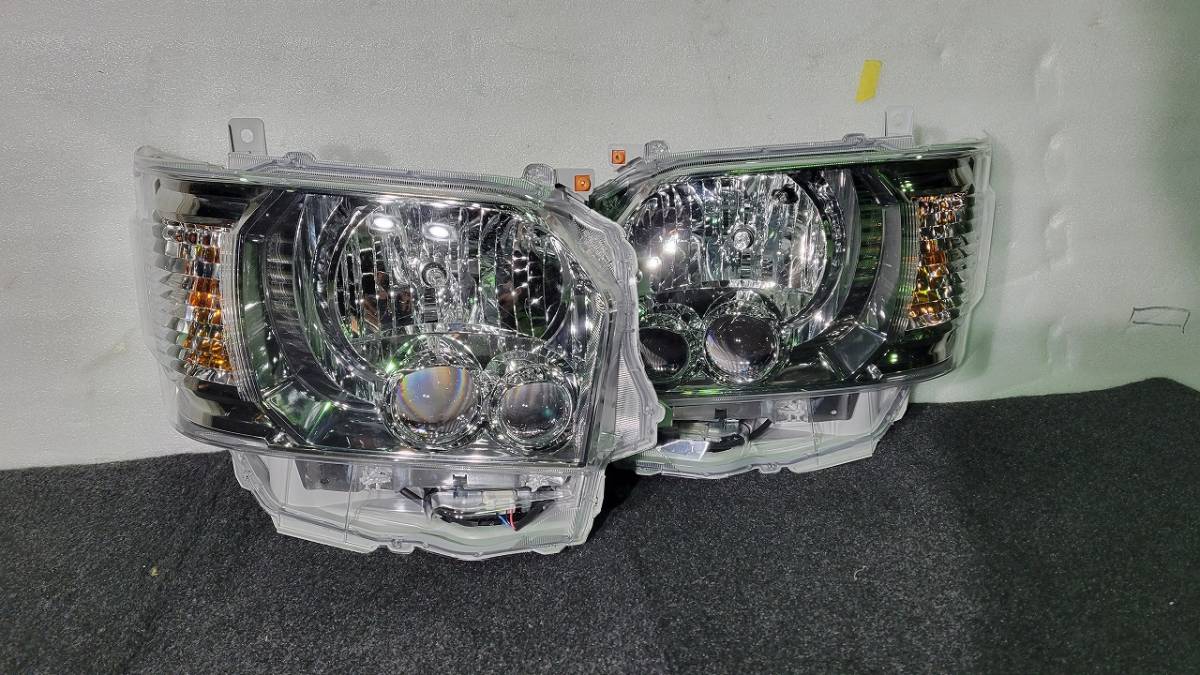 純正品】200系 ハイエース S－GL ダークプライム2 純正 LED 