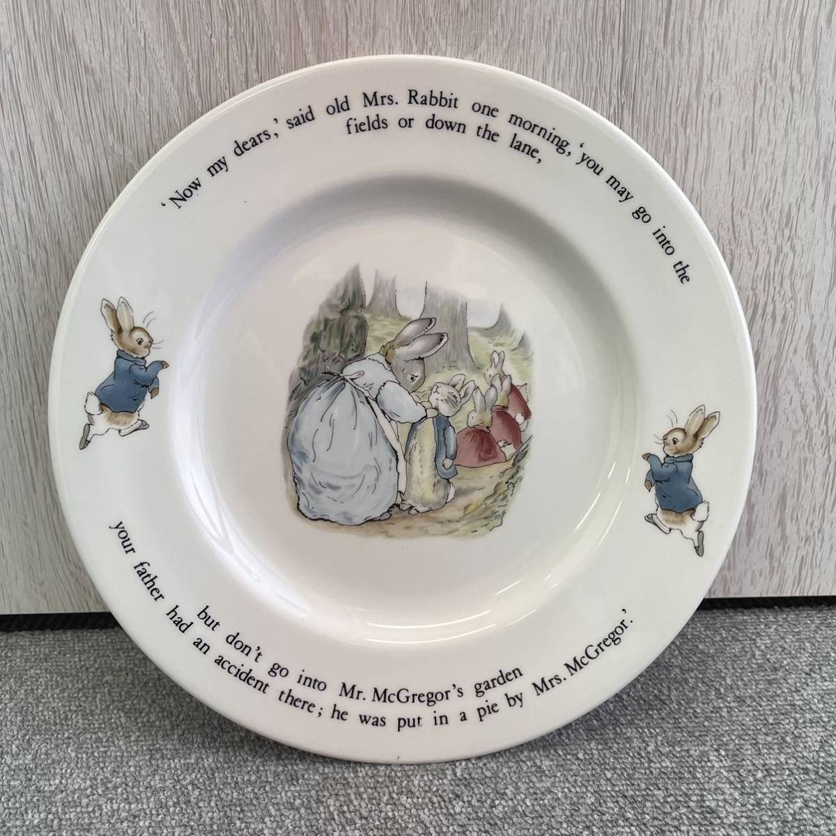 ☆美品 wedgwood 旧刻印 ピーターラビット 英国製 3ピース ☆美品 wedgwood 旧刻印 ピーターラビット 英国製 3ピース