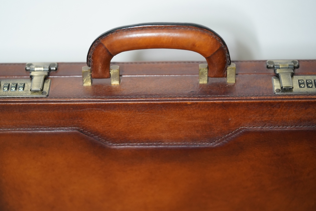 日本製 本革 レザー アタッシュケース 鍵付き 茶色 ブラウン ヴィンテージ オールド 高級感
