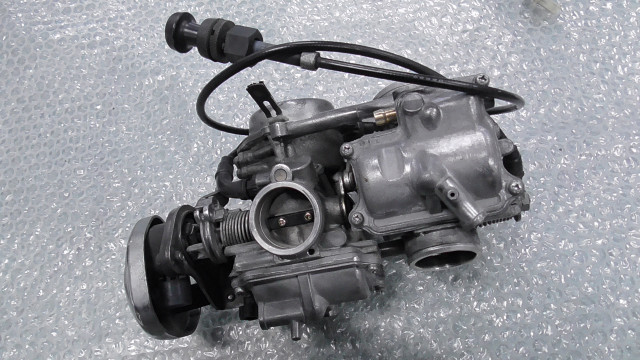 シャドウスラッシャー400　NC40-1010xxx　の　キャブレター *1643768513　中古