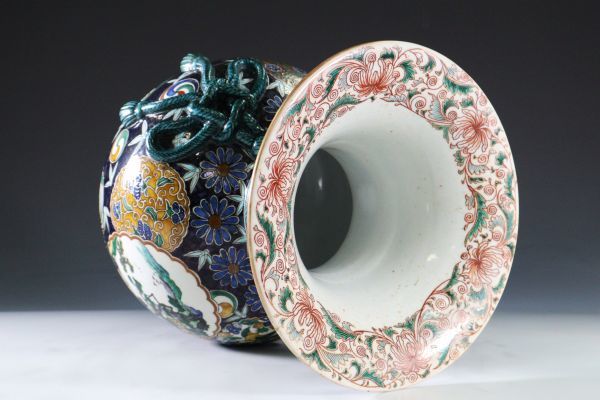 有田工芸 金龍窯 博山作 色絵磁器飾壺 高さ118cm 銘入