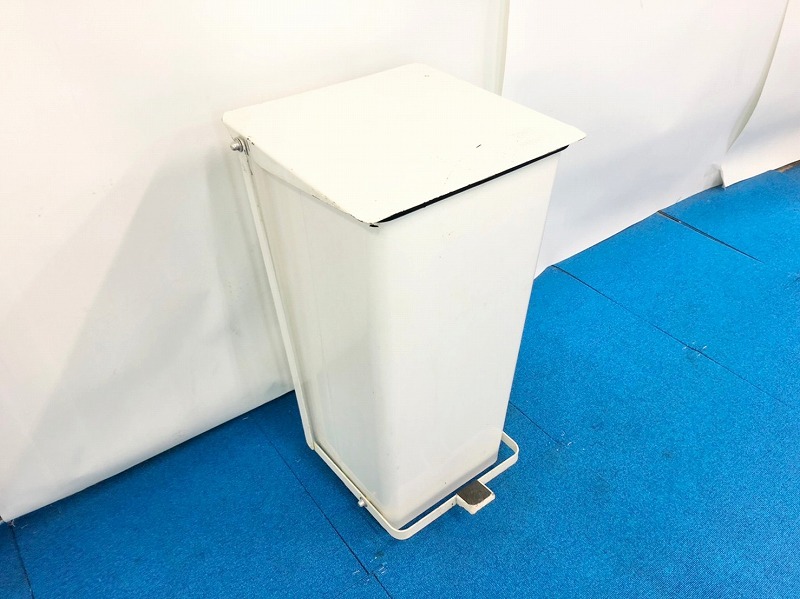 本物保証，得価 米軍放出品 世田谷ベースフタ付きゴミ箱 フットペダル式 ダストボックス トラッシュボックス 160 BB4LK-2-W(ごみ箱)｜売買されたオークション情報、yahooの商品情報をアーカイブ公開 - オークフ ごみ箱