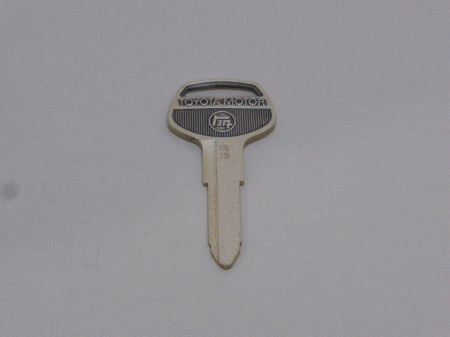 TOYOTA MOTER トヨタ シルバーキー 1972年製 　コレクション TOYOTA MOTOR 1972 SILVER KEY 純銀製鍵 非売品ノベルティ希少