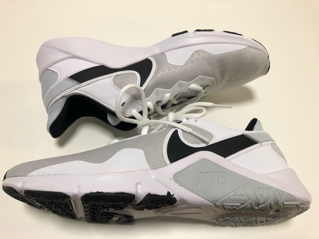 未使用☆ナイキ 26cm レジェンド エッセンシャル2 NIKE LEGEND 未使用☆ナイキ 26cm レジェンド エッセンシャル2 NIKE LEGEND