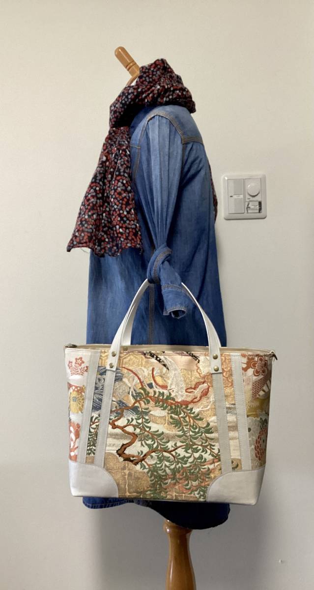 丸帯×本革 着物リメイク トートバッグ ハンドメイド 手提げ 袋帯 アンティーク 丸帯リメイク 本革 トートバッグ ファスナーつき A4対応結構入り